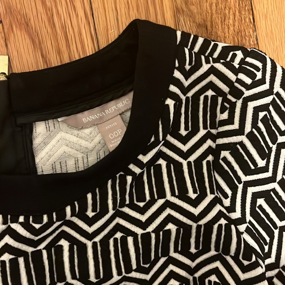 Banana Republic Geometric Print Shift Dress - Picture 2 of 3